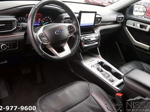 Used 2023 Ford Explorer Limited image 12