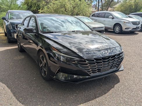 Used 2023 Hyundai Elantra Limited image 2