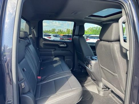 Used 2022 Chevrolet Silverado 1500 LTZ w/ LTZ Premium Package AWD/4WD image 10