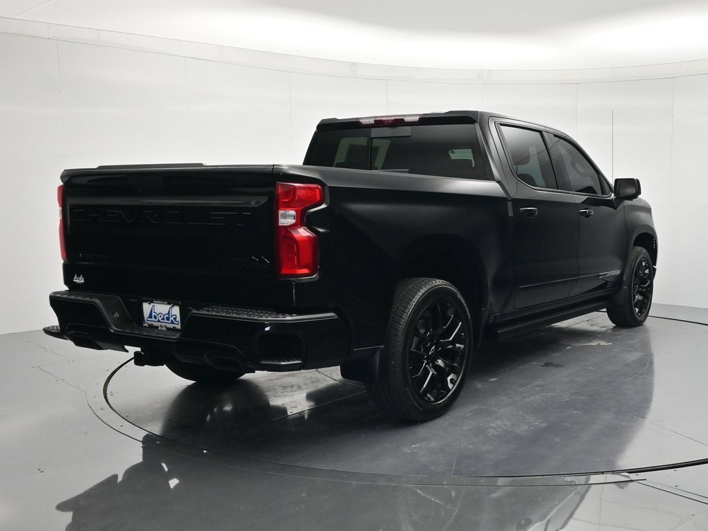 Used 2026 Chevrolet Silverado 1500 High Country w/ Midnight Edition AWD/4WD image 5