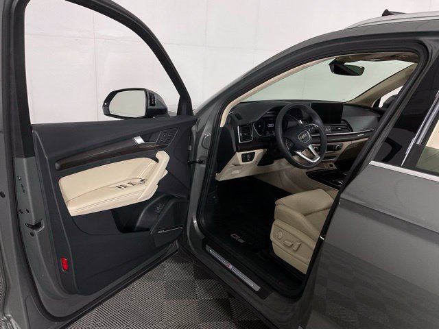 Used 2025 Audi Q5 2.0T Premium Plus AWD/4WD image 25