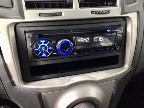 Used 2009 Toyota Yaris image 18