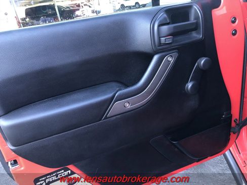 Used 2013 Jeep Wrangler Unlimited Sport w/ Connectivity Group image 13