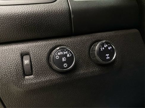 Used 2015 Chevrolet Colorado LT w/ LT Convenience Package AWD/4WD image 23