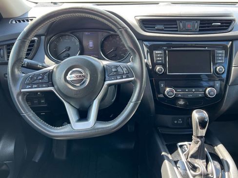 Used 2018 Nissan Rogue SV AWD/4WD image 9