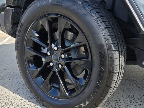 Used 2025 Jeep Wrangler Unlimited Sahara w/ Safety Group image 18