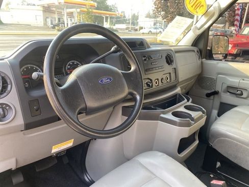 Used 2010 Ford E-250 and Econoline 250 image 15