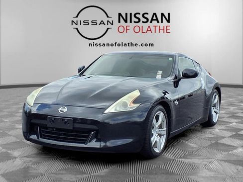 Used 2011 Nissan 370Z Coupe RWD image 1
