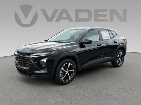 Used 2024 Chevrolet Trax RS w/ Sunroof Package FWD image 20