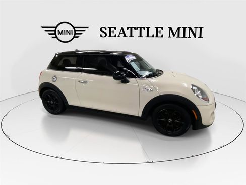 Used 2017 MINI Cooper S image 13