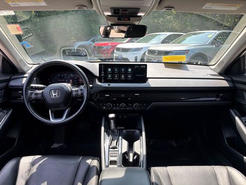 Used 2023 Honda Accord Touring image 30