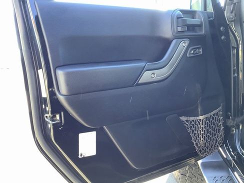 Used 2012 Jeep Wrangler Unlimited Sport image 9