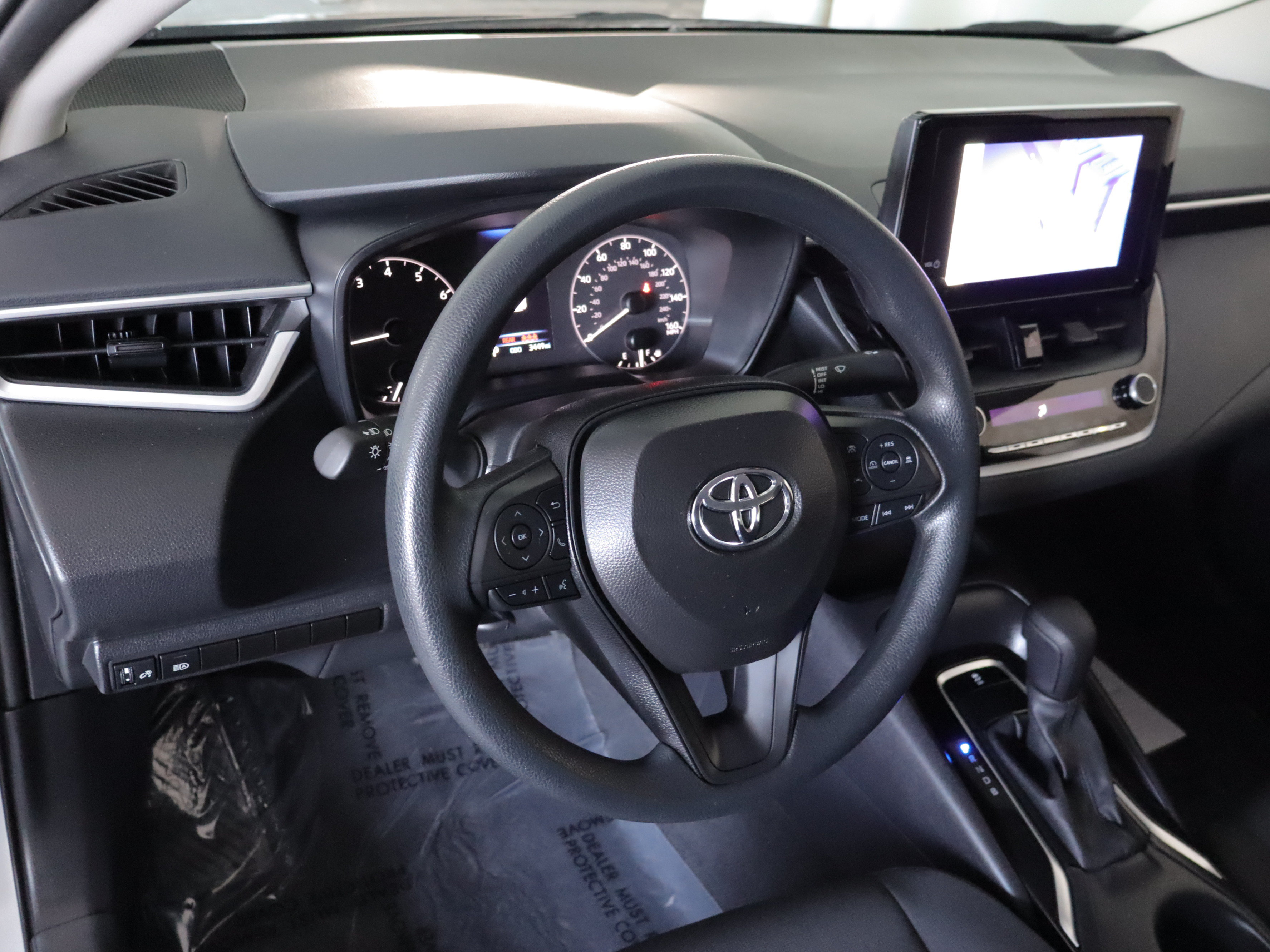 Used 2024 Toyota Corolla LE w/ LE Convenience Package FWD image 9