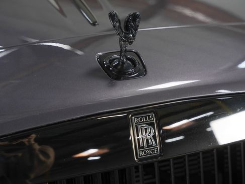 Used 2019 Rolls-Royce Wraith image 14