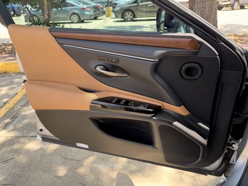 Used 2023 Lexus ES 350 w/ Premium Package FWD image 22