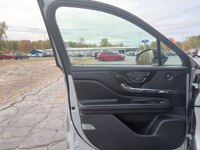 Used 2020 Lincoln Corsair Reserve w/ Equipment Group 201A AWD/4WD image 15