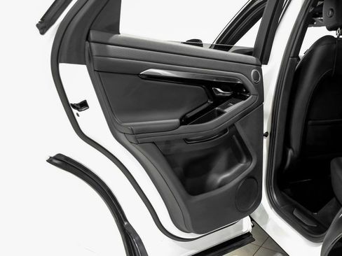 Used 2023 Land Rover Range Rover Evoque R-Dynamic S image 38