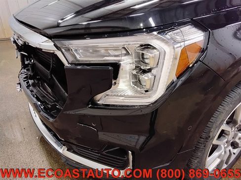 Used 2024 GMC Terrain Denali w/ Denali Premium Package AWD/4WD image 17