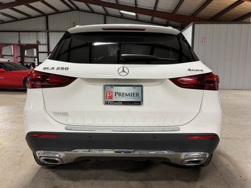 Used 2025 Mercedes-Benz GLA 250 4MATIC image 7