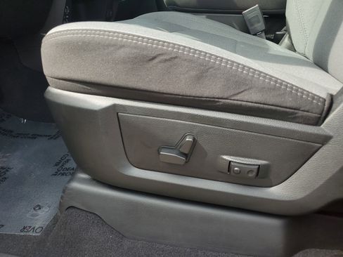 Used 2024 RAM 2500 Big Horn w/ Safety Group image 9