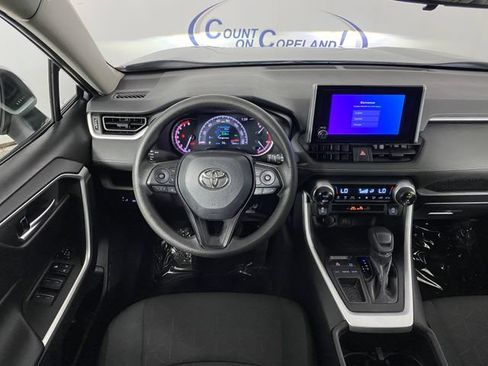 Used 2023 Toyota RAV4 XLE FWD image 17