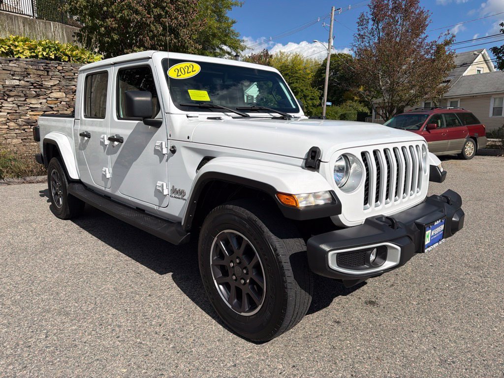 Used 2022 Jeep Gladiator Overland w/ Cold Weather Group AWD/4WD image 8