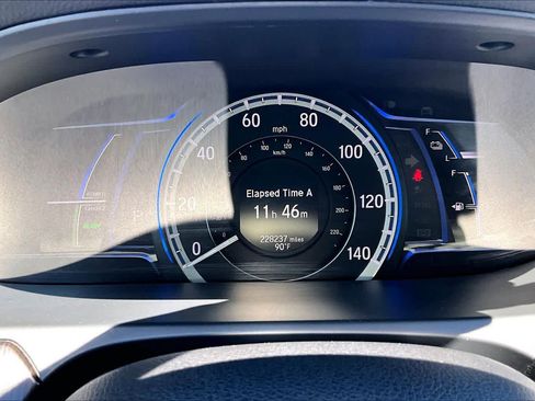 Used 2014 Honda Accord Hybrid Sedan image 23