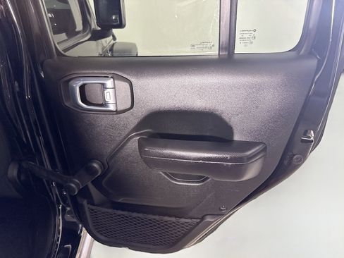 Used 2021 Jeep Gladiator Sport w/ Trailer Tow Package image 28