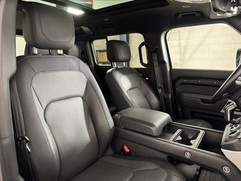 Used 2023 Land Rover Defender 110 X-Dynamic SE image 27