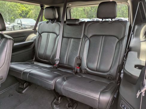 Used 2024 Jeep Wagoneer L Series II w/ Convenience Group I AWD/4WD image 15