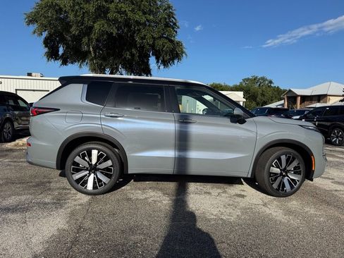 New 2025 Mitsubishi Outlander SEL image 9
