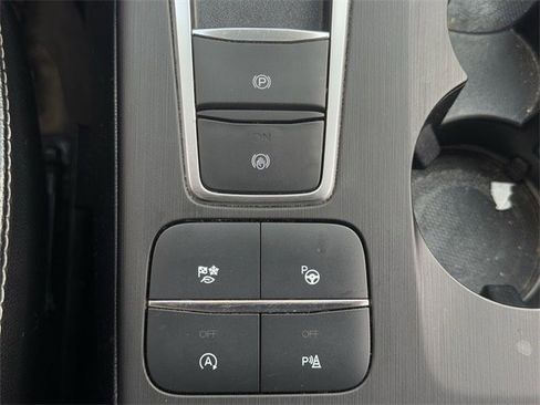 Used 2020 Ford Escape Titanium image 21