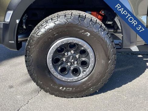 Used 2025 Ford F150 Raptor AWD/4WD image 39