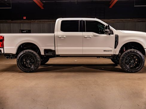 Used 2025 Ford F350 Platinum image 11