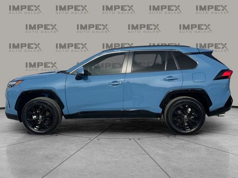 Used 2024 Toyota RAV4 SE image 2