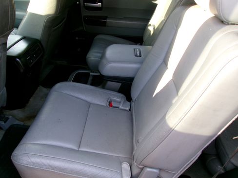Used 2010 Toyota Sequoia Platinum image 5