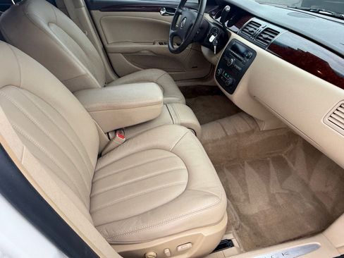 Used 2011 Buick Lucerne CXL image 10