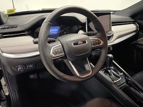 Used 2025 Jeep Compass Limited AWD/4WD image 19