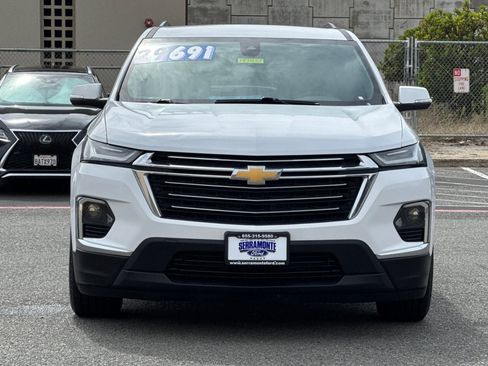 Used 2023 Chevrolet Traverse LT image 10