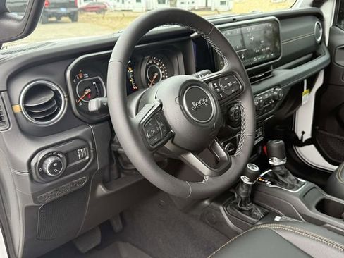 New 2026 Jeep Gladiator Mojave AWD/4WD image 25