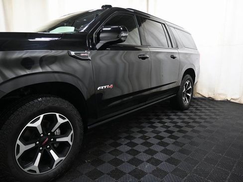 Used 2025 GMC Yukon XL AT4 w/ AT4 Premium Package AWD/4WD image 12