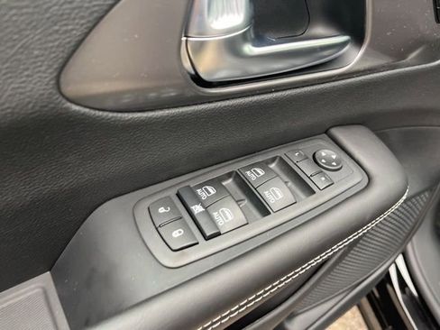 New 2026 Chrysler Pacifica Select image 12