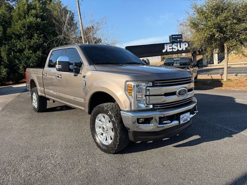 Used 2019 Ford F250 Lariat w/ Chrome Package AWD/4WD image 3