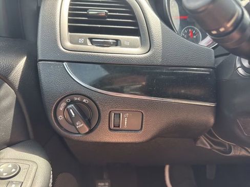 Used 2018 Dodge Grand Caravan SE FWD image 24