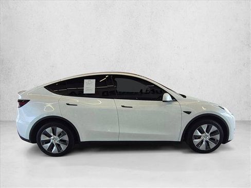 Used 2023 Tesla Model Y Long Range AWD/4WD image 4