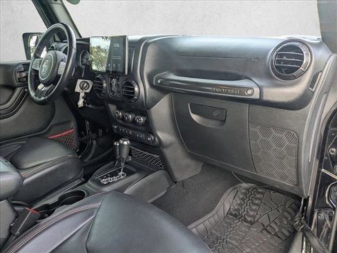 Used 2017 Jeep Wrangler Unlimited Rubicon image 20