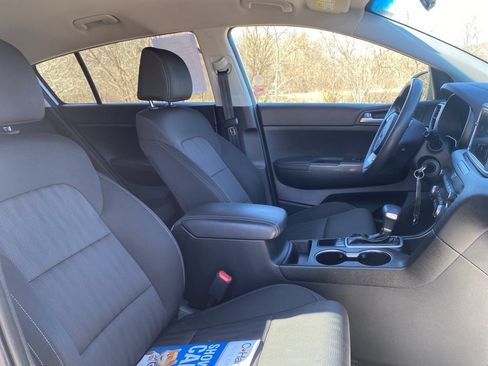 Used 2020 Kia Sportage LX image 11