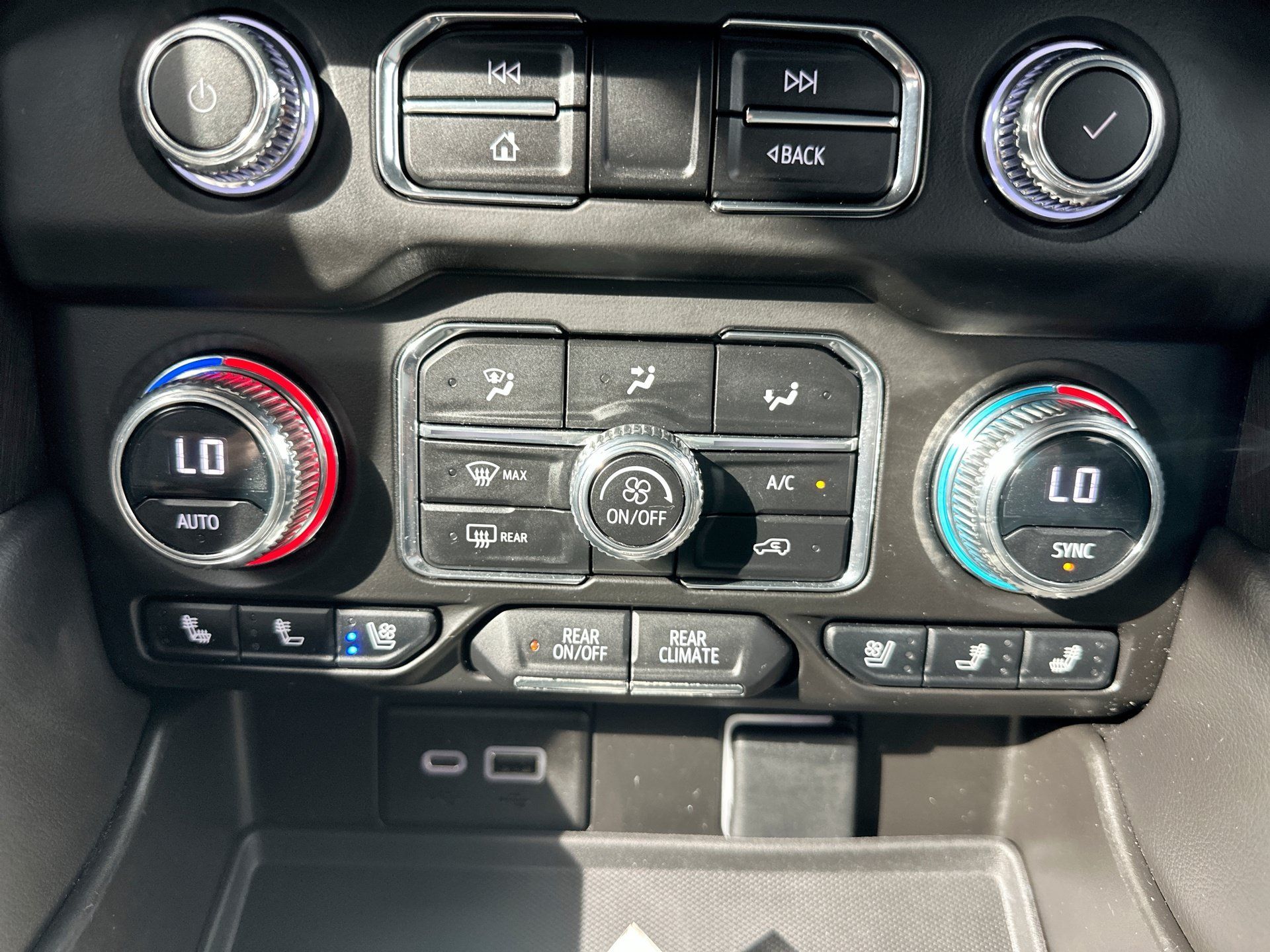 Certified 2023 GMC Yukon AT4 AWD/4WD image 9