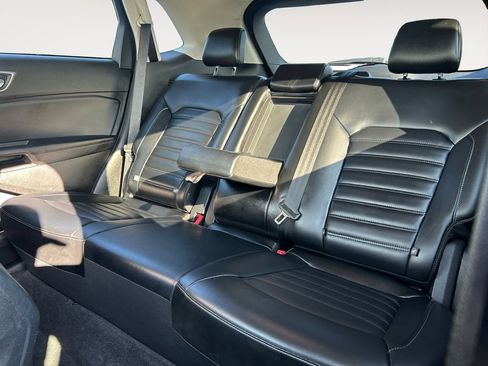 Used 2024 Ford Edge SEL AWD/4WD image 13