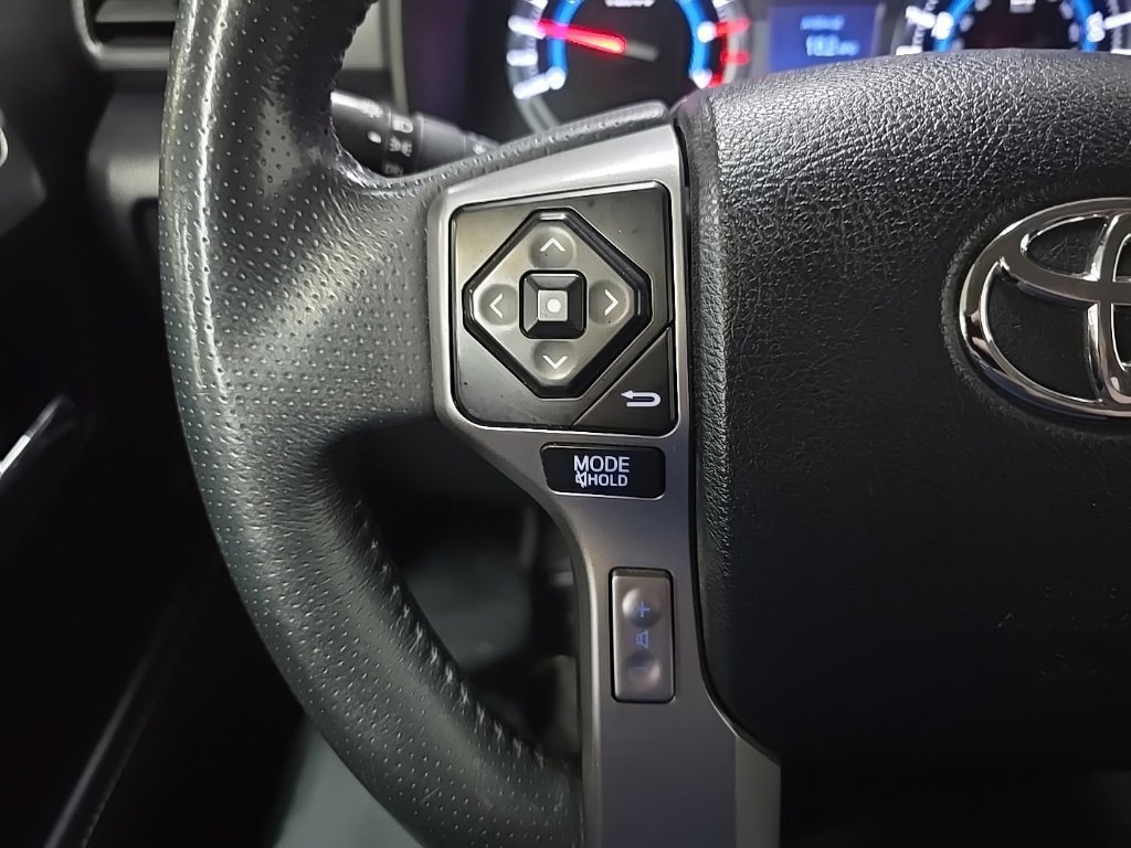 Used 2018 Toyota 4Runner SR5 AWD/4WD image 20